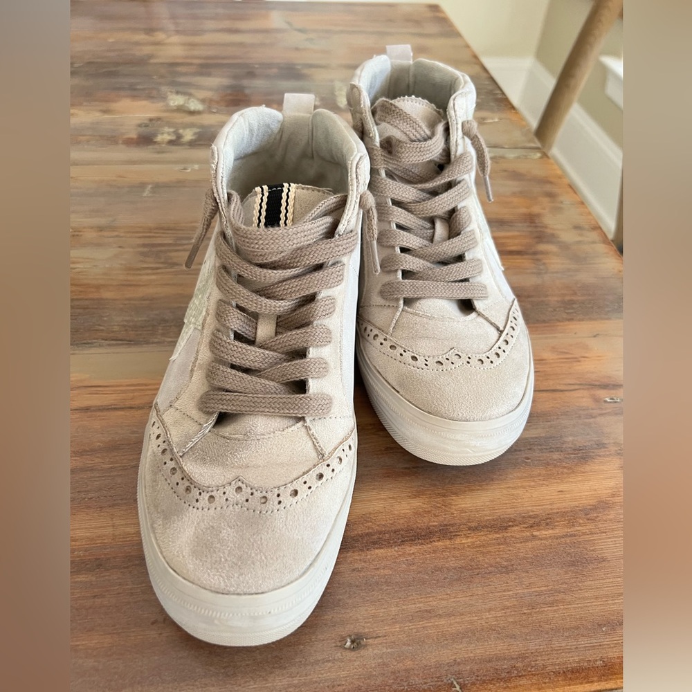 Shushop Serena Star Mid Top Sneaker